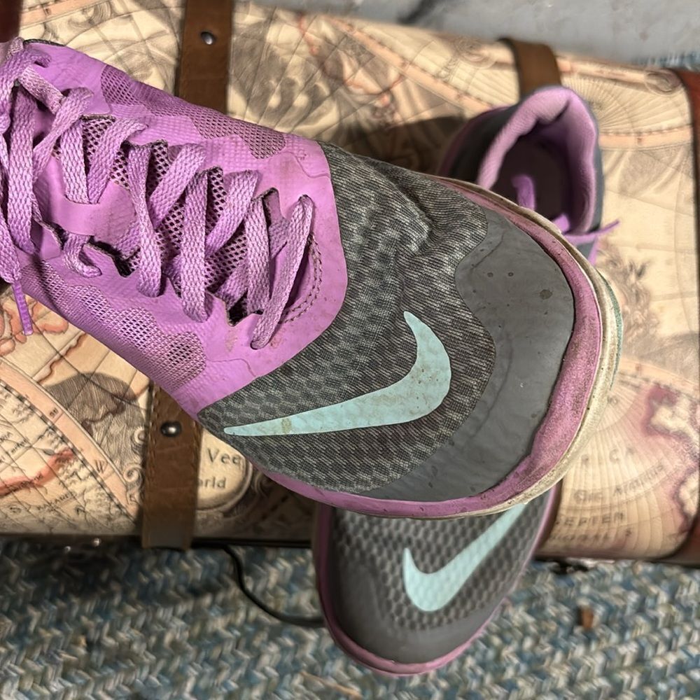 Nike Running Shoes - Picture 10 of 11